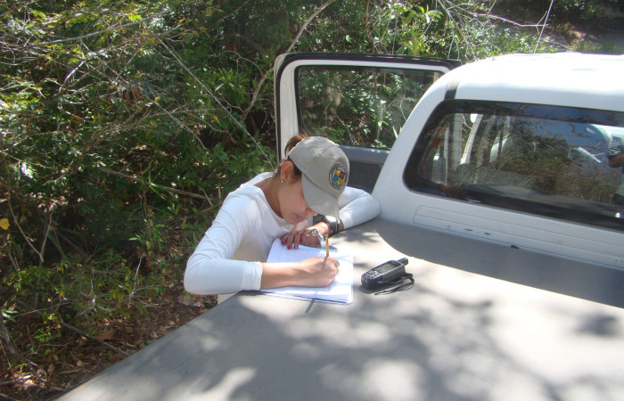 Trabajo de campo, Daniela Vargas Sanabria, foto: Carlos Campos