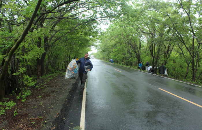 Limpieza en Tunel verde y vivo de la biodiversidad