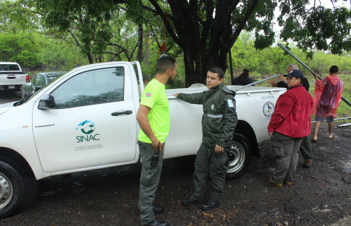 Limpieza en Tunel verde y vivo de la biodiversidad