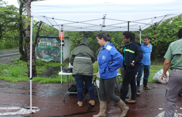 Limpieza en Tunel verde y vivo de la biodiversidad