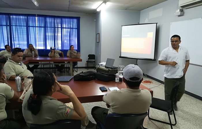 Charla hipertension arterial y diabetes por Dr. Randy Angulo