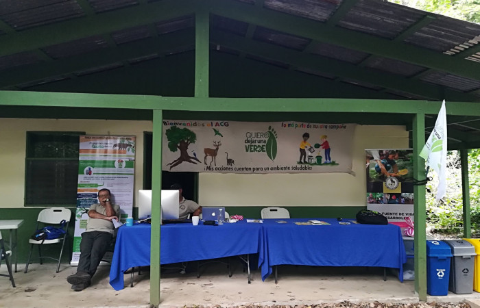 Stan informativo de la campaña Quiero dejar una huella verde