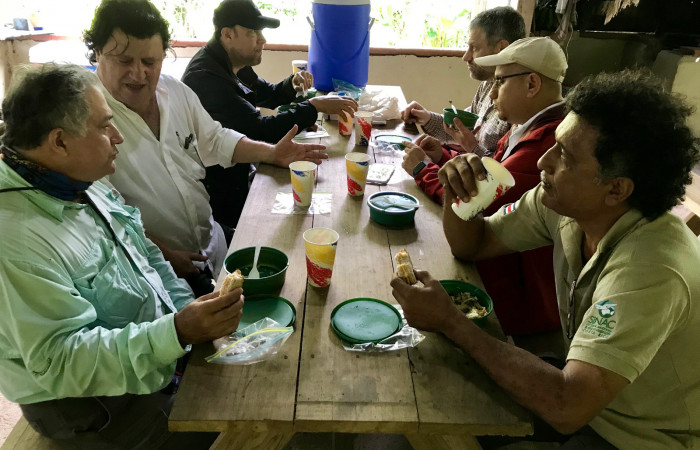 Almuerzo de campo en Estación San Gerardo, Dos Ríos de Upala, 27 de enero 2018, Fotografía: Roger Blanco