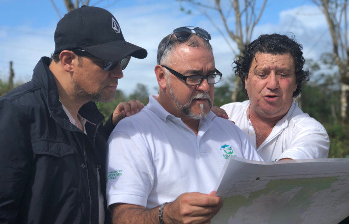 Sigifredo Marín (GDFCF), ubicando y mostrando el Sector Rincón Rainforest, Dos Ríos de Upala , 27 de enero 2018, Fotografía: Alejandro Masís