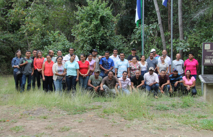 Figura 1. Grupo de Parataxónomos del Programa de Investigación del Area de Conservación Guanacaste. Foto tomada el dia 4 de enero del 2015, Daniel Janzen.
